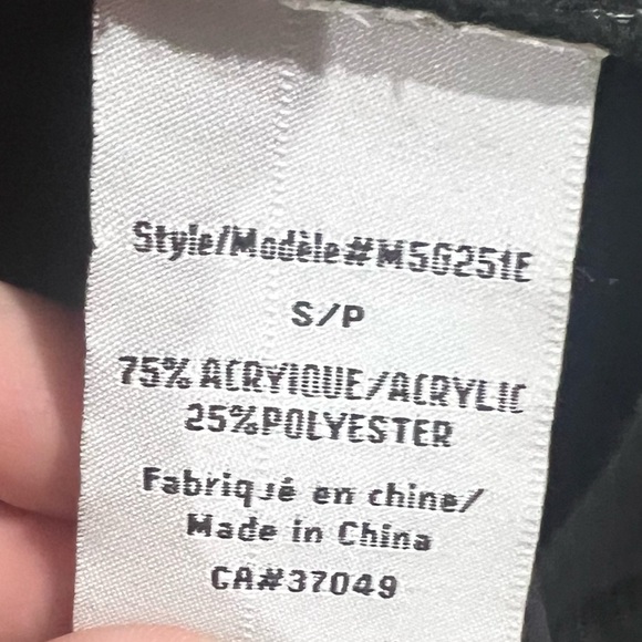 100% Unique Button-Up Shawl Sweater - Size Small - Picture 6 of 6